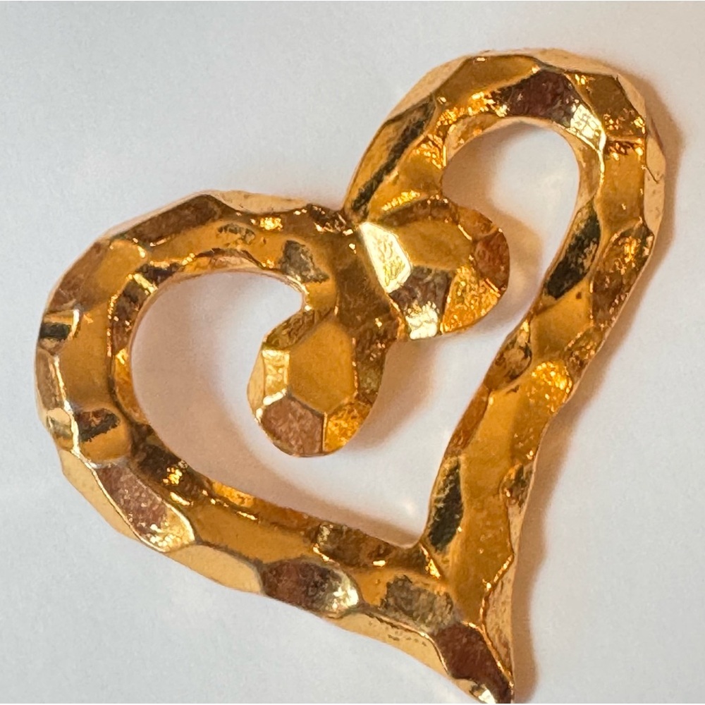 MADE IN FRANCE vintage hammered, gold heart, brooch, pin, designer look